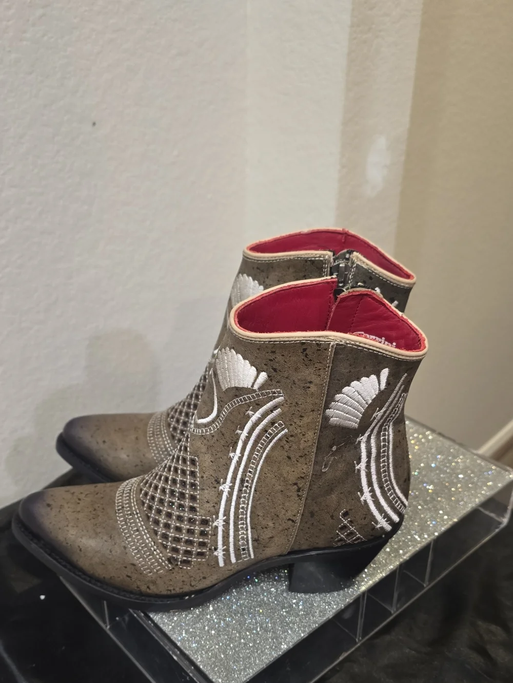 Ferrini stylish brown